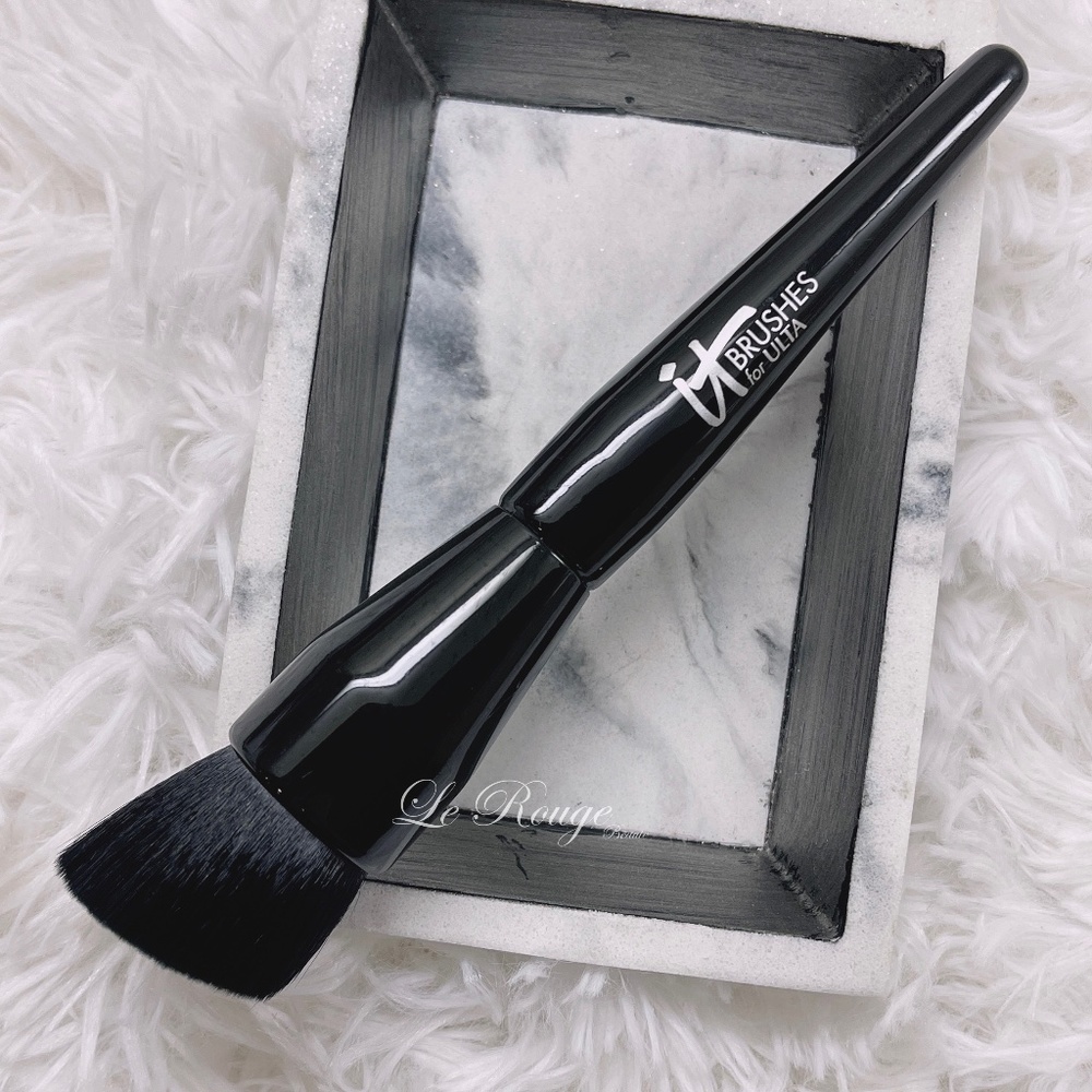 it cosmetics flawless complexion makeup brush
